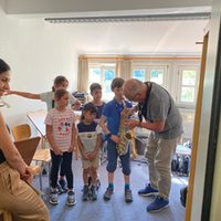 Saxophonstreichelwiese: Die Kinder waren interessiert.