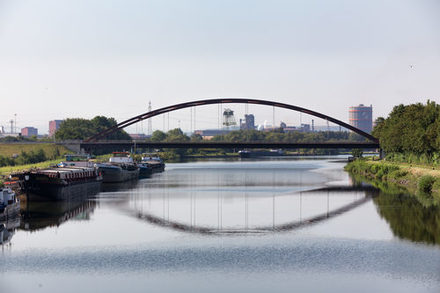 Die Stabbogenbrücke muss ab September gesperrt werden. (Foto: André Kugellis/Stadt Salzgitter)