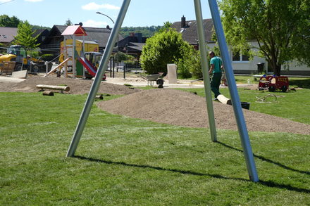 Die Arbeiten auf dem Spielplatz in Osterlinde liegen im Zeitplan.