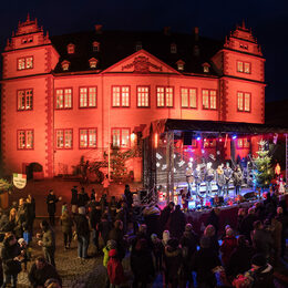 Der Advenstreff vor dem Schloss Salder in Salzgitter-Salder