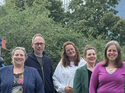 Team Fachbereich Kindertagespflege der Stadt Salzgitter: (von links) Kira Brunke-Michaelsen, Armin Terberger, Wiebke Geschwandner, Jule Hofmann, Sandra Sorrentino (Teamleitung)