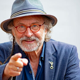 Klaus-Peter Wolf liest aus seinem dritten Winter-Krimi.