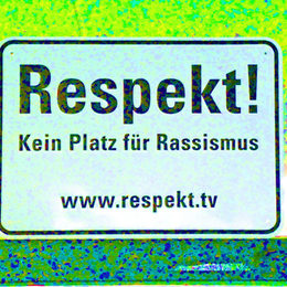 Dieses Respekt-Schild wird an den Gebäuden der Teilnehmer/innen der Aktion aufgehängt.