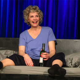 Was passiert nicht alles in einer verrückten schlaflosen Nacht? Marie, die Hauptfigur in Anna Schäfers neuem und fulminantem Solo, kennt das Problem.